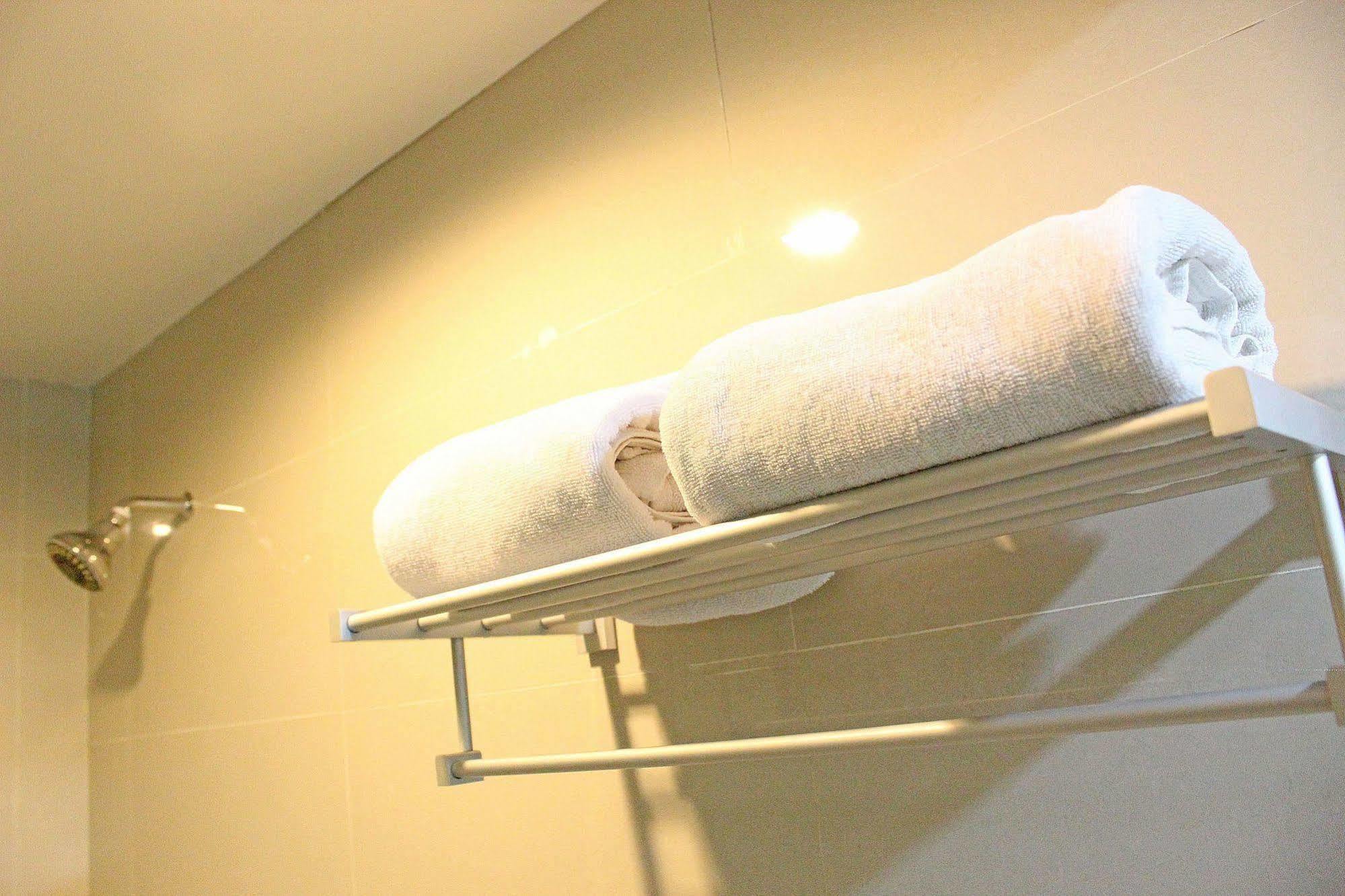 Zen Rooms Rujia Pecenongan Jakarta Ngoại thất bức ảnh