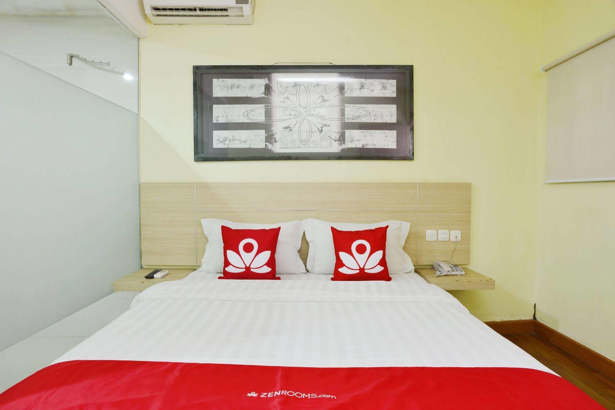 Zen Rooms Rujia Pecenongan Jakarta Ngoại thất bức ảnh