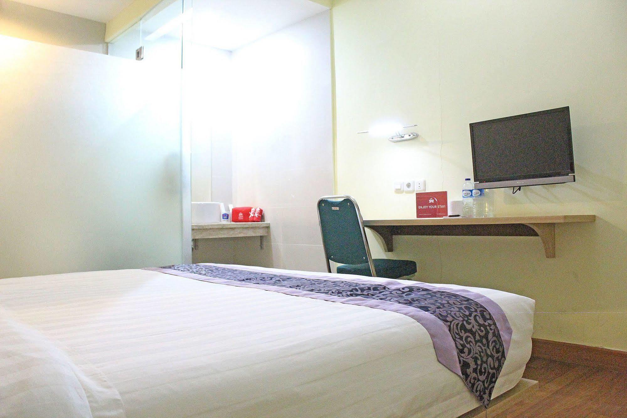Zen Rooms Rujia Pecenongan Jakarta Ngoại thất bức ảnh