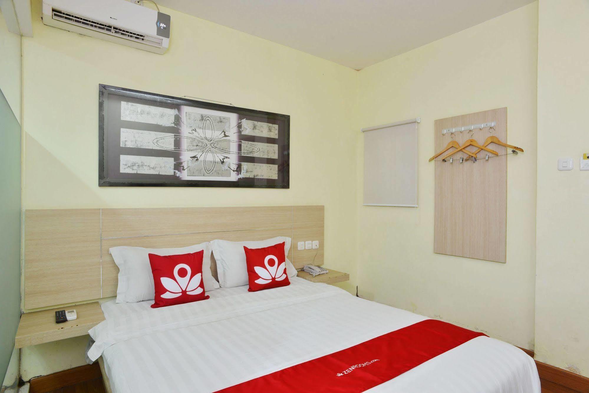 Zen Rooms Rujia Pecenongan Jakarta Ngoại thất bức ảnh